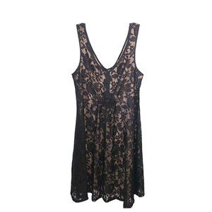 NWT Love Squared Black Lace Overlay with Beige Lining Sleeveless V-Neck Sz 1X